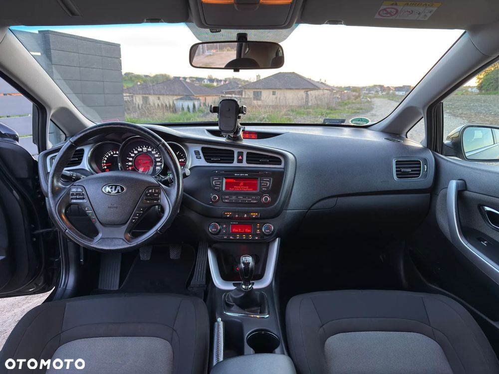 Kia Ceed 1.4 L - 13