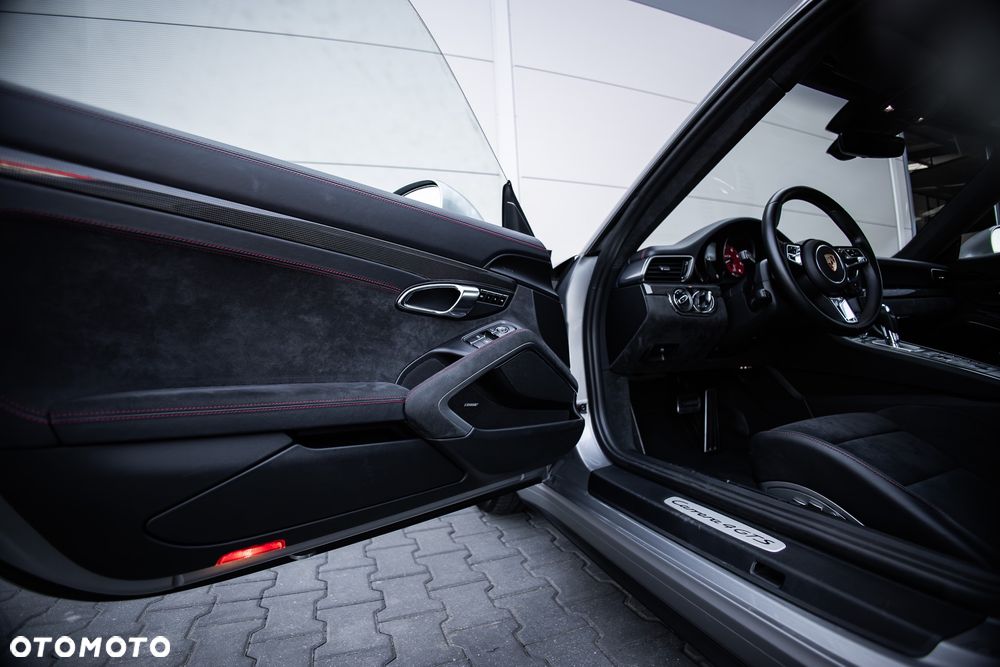 Porsche 911 Carrera 4 GTS PDK - 20