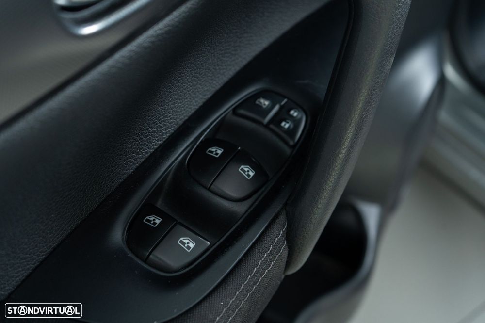 Nissan Qashqai 1.5 dCi N-Connecta - 18