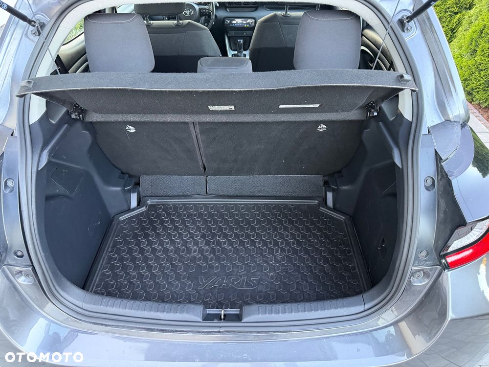 Toyota Yaris Hybrid 1.5 Selection Style - 13