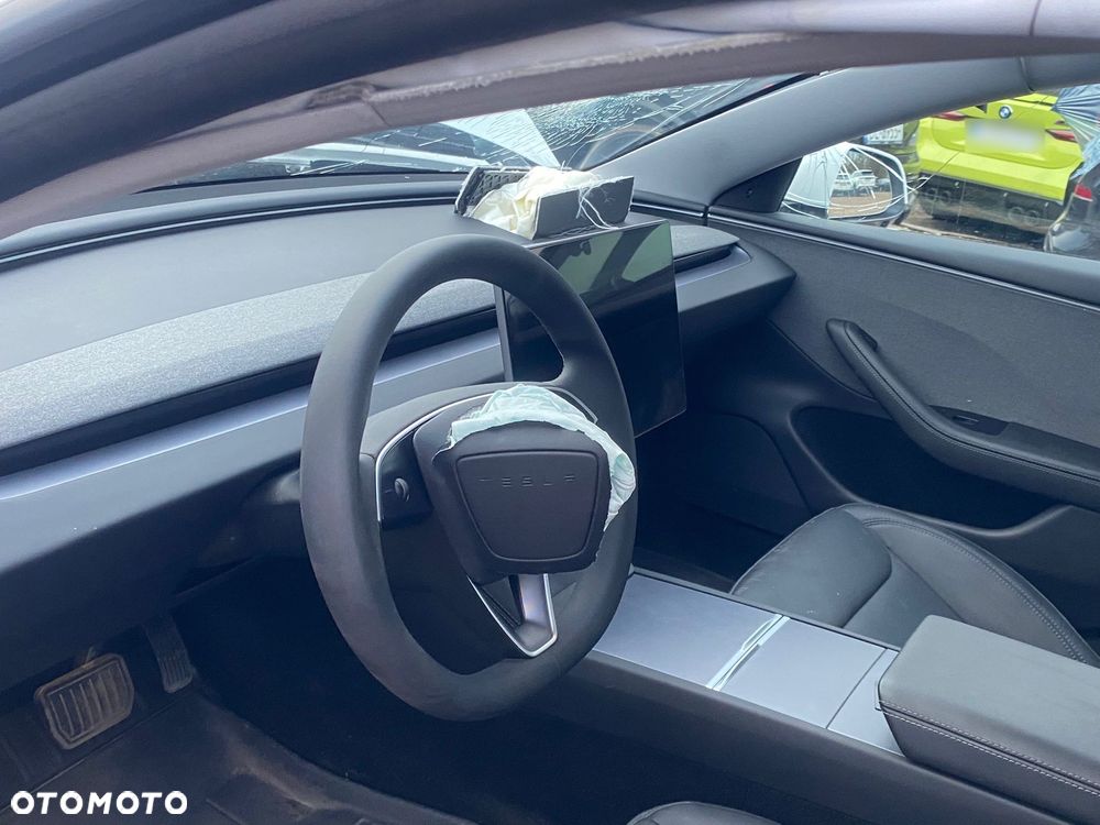 Tesla Model 3 - 11