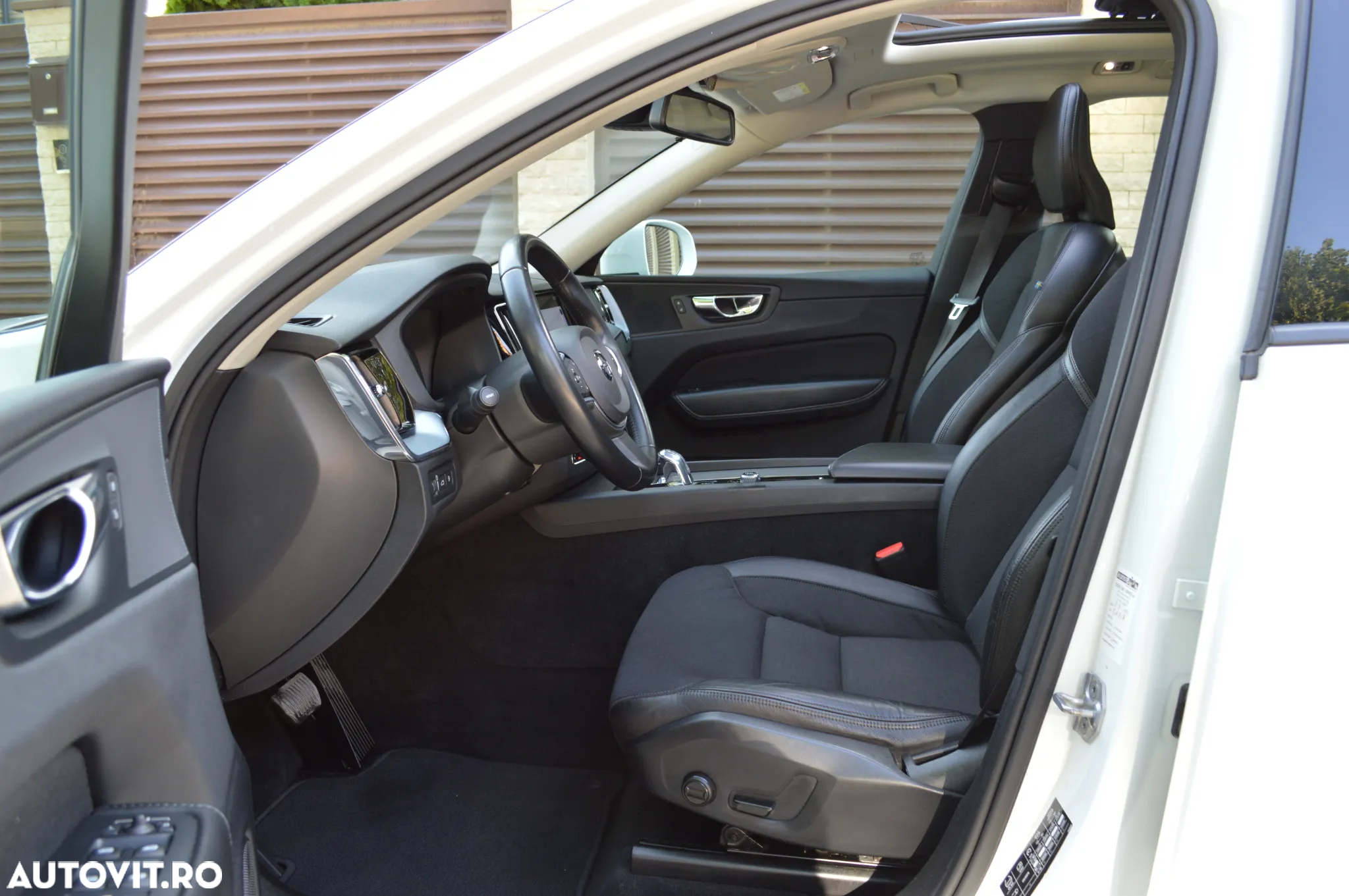 Volvo XC 60 T8 Twin Engine AWD Momentum - 29