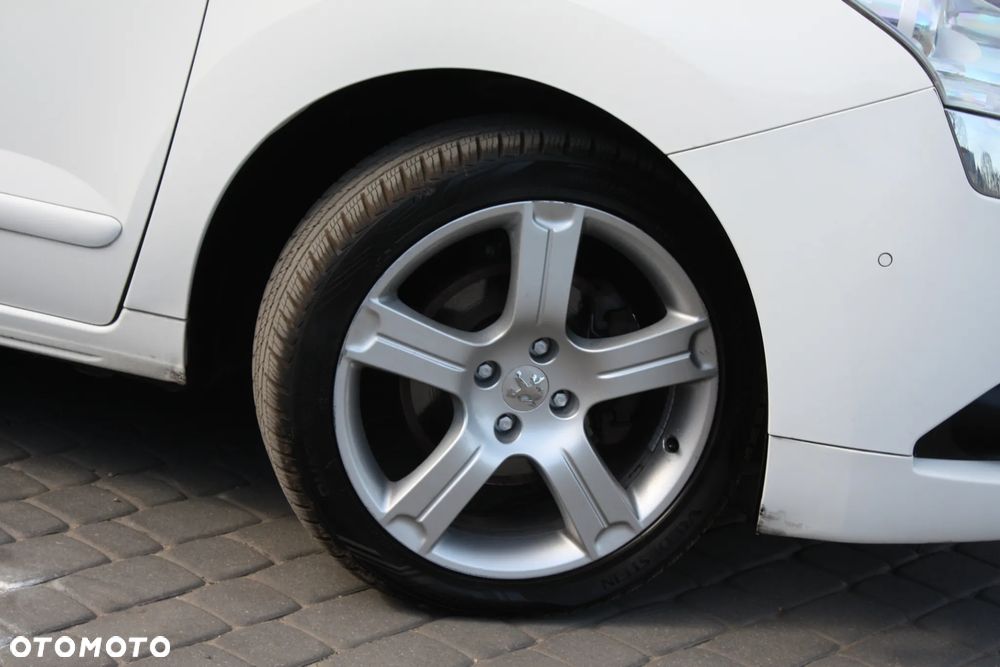 Peugeot 5008 1.6 THP Allure 7os - 16