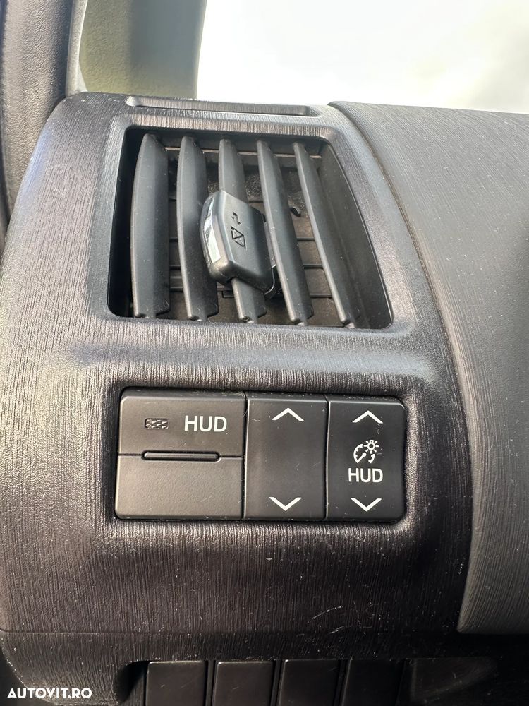 Toyota Prius+ (Hybrid) Comfort - 15