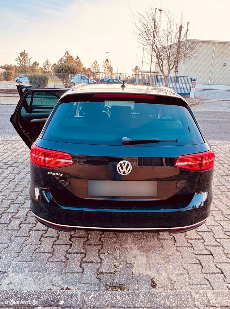 VW Passat Variant 2.0 TDi SCR DSG Highline - 2