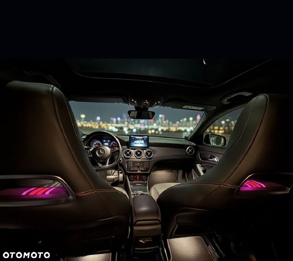 Mercedes-Benz CLA 200 7G-DCT AMG Line - 12