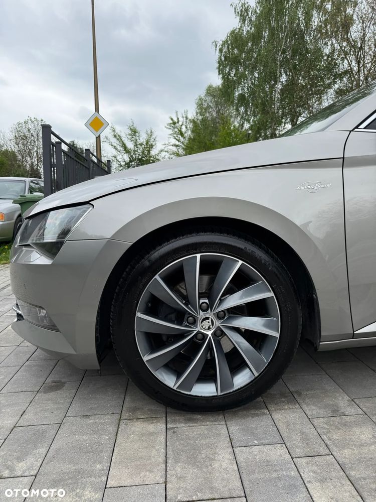 Skoda Superb 2.0 TDI SCR 4x4 L&K DSG - 8