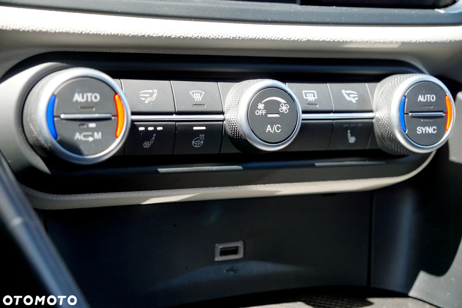 Alfa Romeo Giulia 2.9 Bi Turbo V6 Quadrifoglio - 38