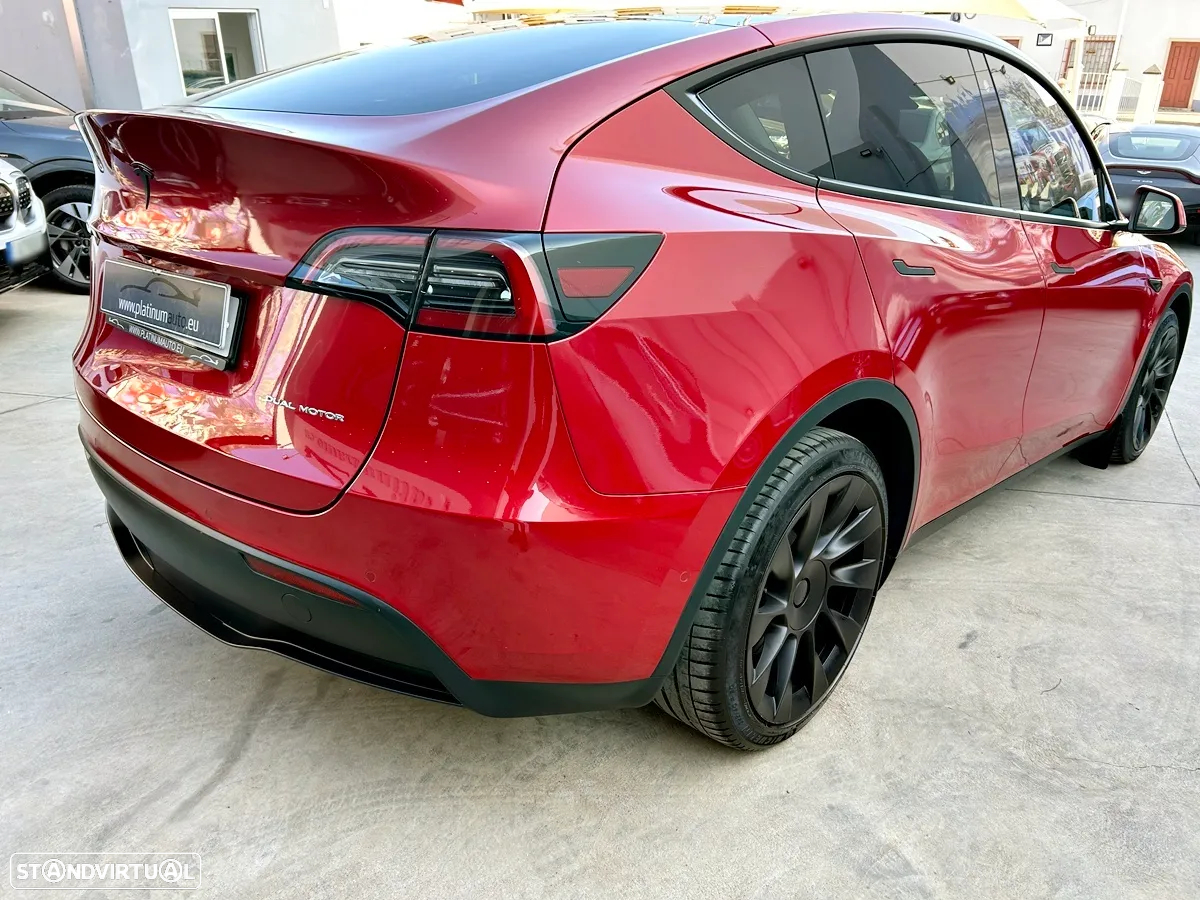 Tesla Model Y Long Range Dual Motor AWD - 42