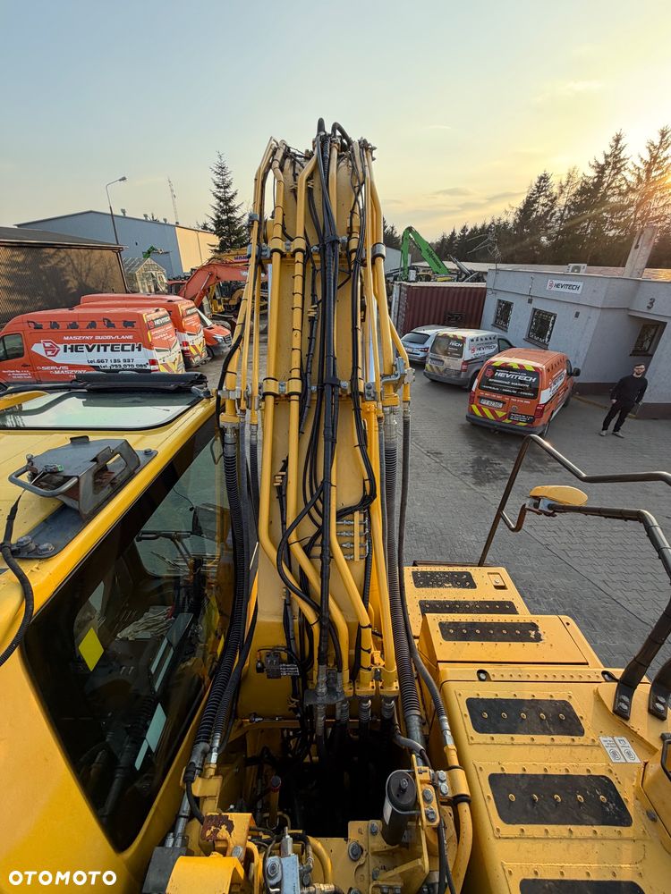 Komatsu PC240LC-11 - 28