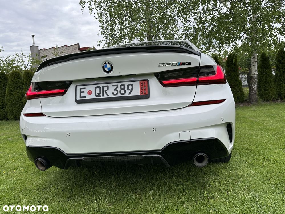 BMW Seria 3 330e M Sport - 9