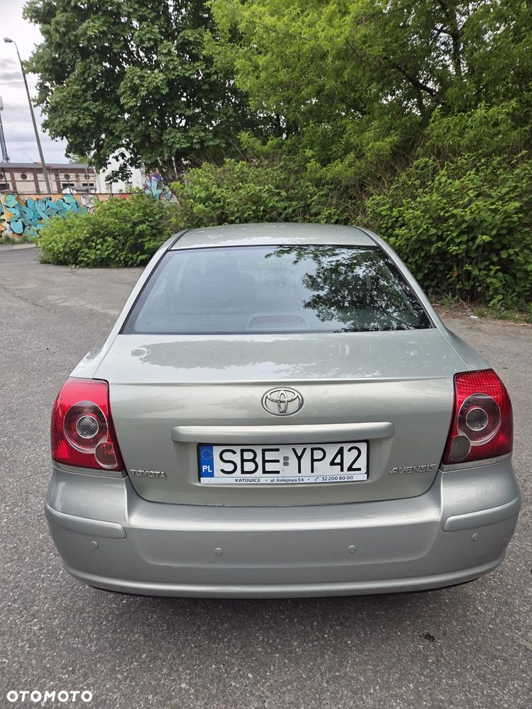 Toyota Avensis 1.8 VVT-i Luna - 10