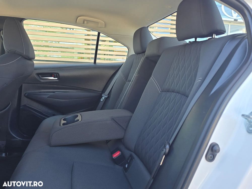 Toyota Corolla 1.8 HSD Business - 16
