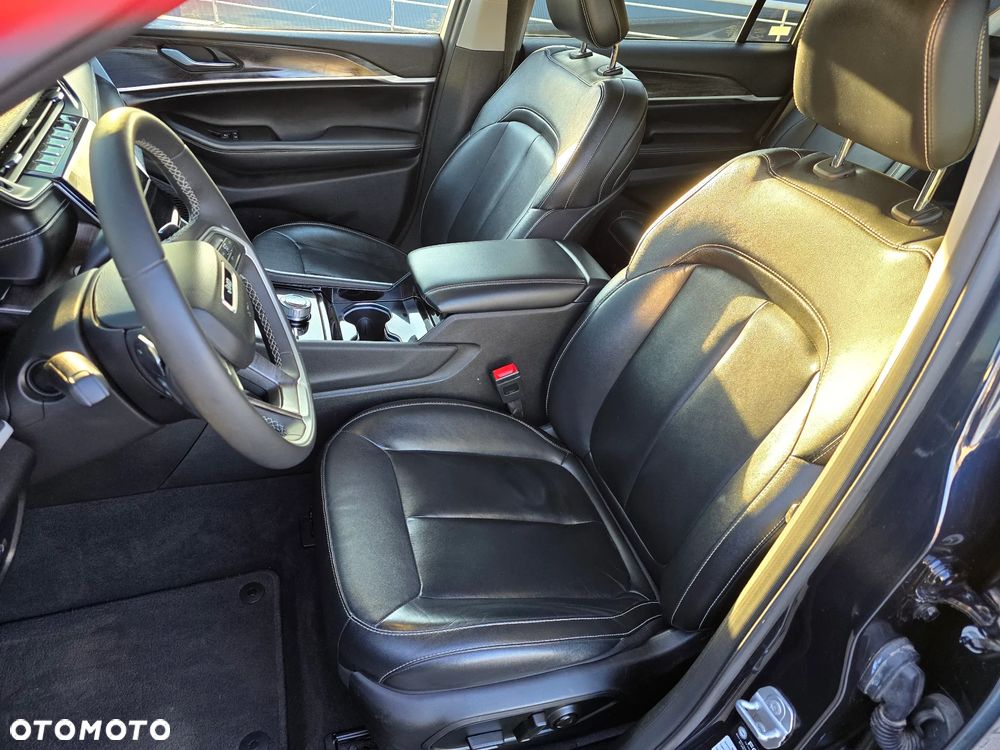 Jeep Grand Cherokee - 14