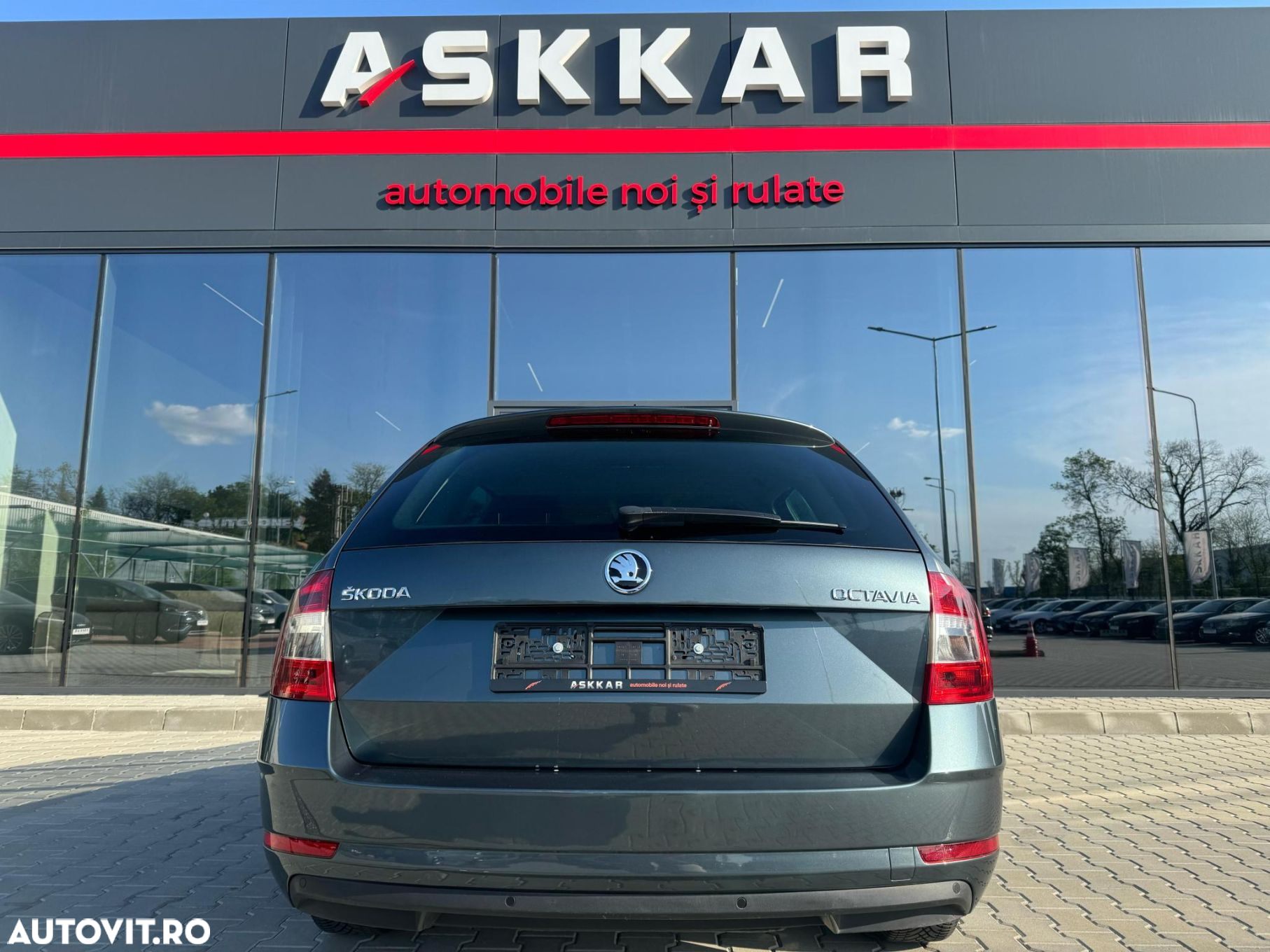 Skoda Octavia Combi Diesel 1.6 TDI Ambition - 6
