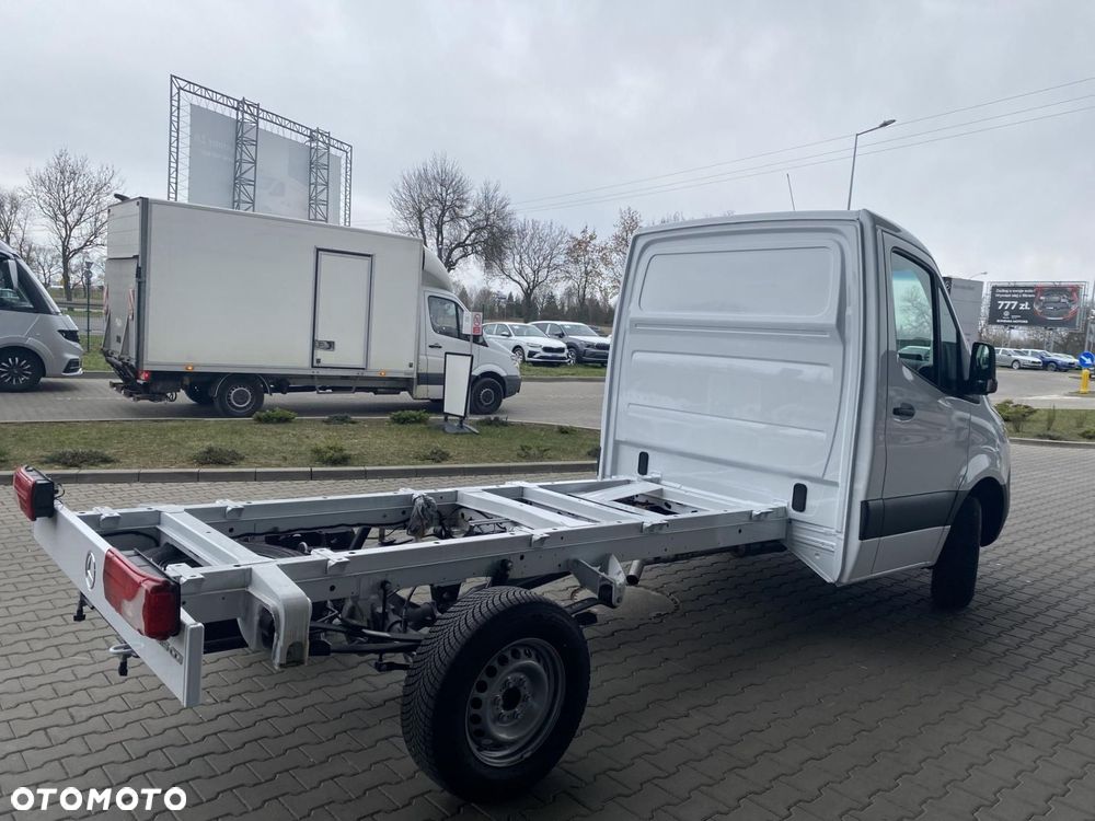 Mercedes-Benz Sprinter - 5