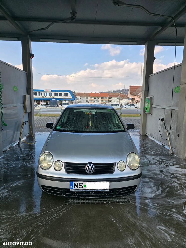 Volkswagen Polo - 2
