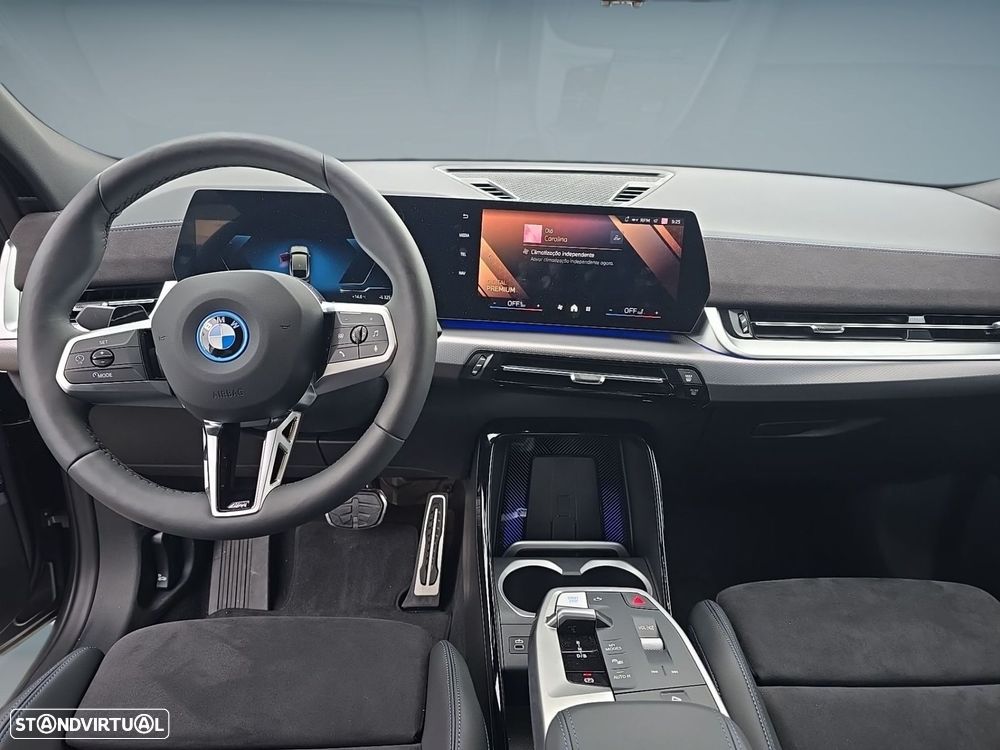 BMW iX2 eDrive20 - 12