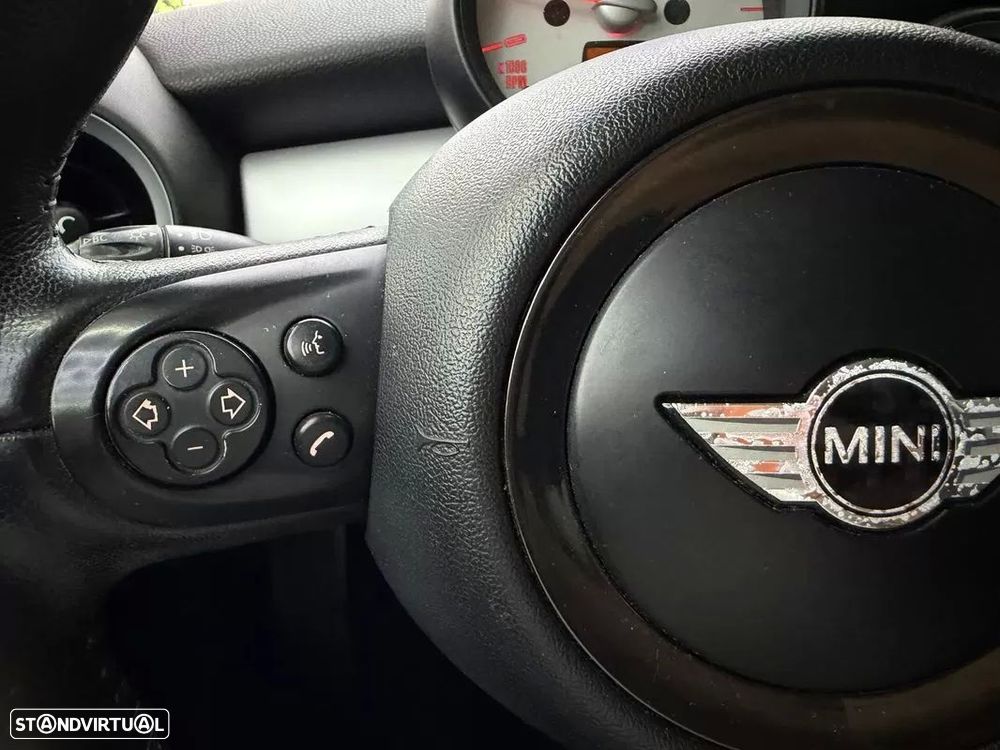 MINI 3 Portas One D - 24