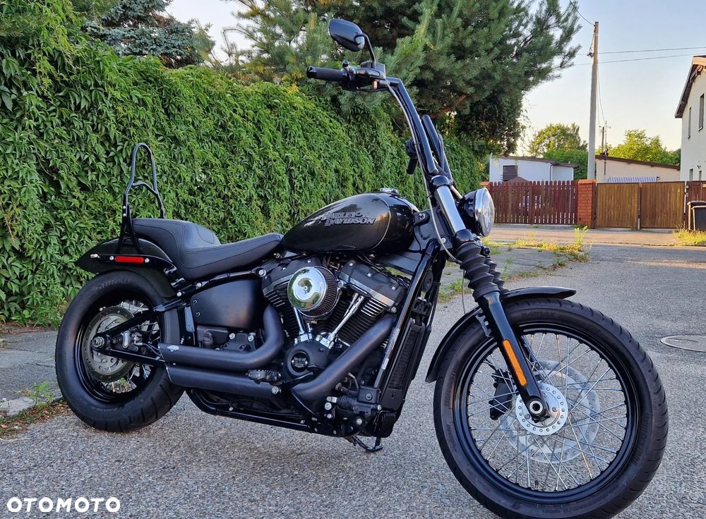 Harley-Davidson Dyna Street Bob - 24