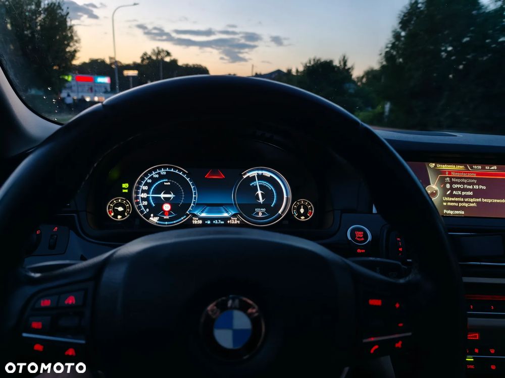 BMW Seria 5 525d xDrive Luxury Line - 17