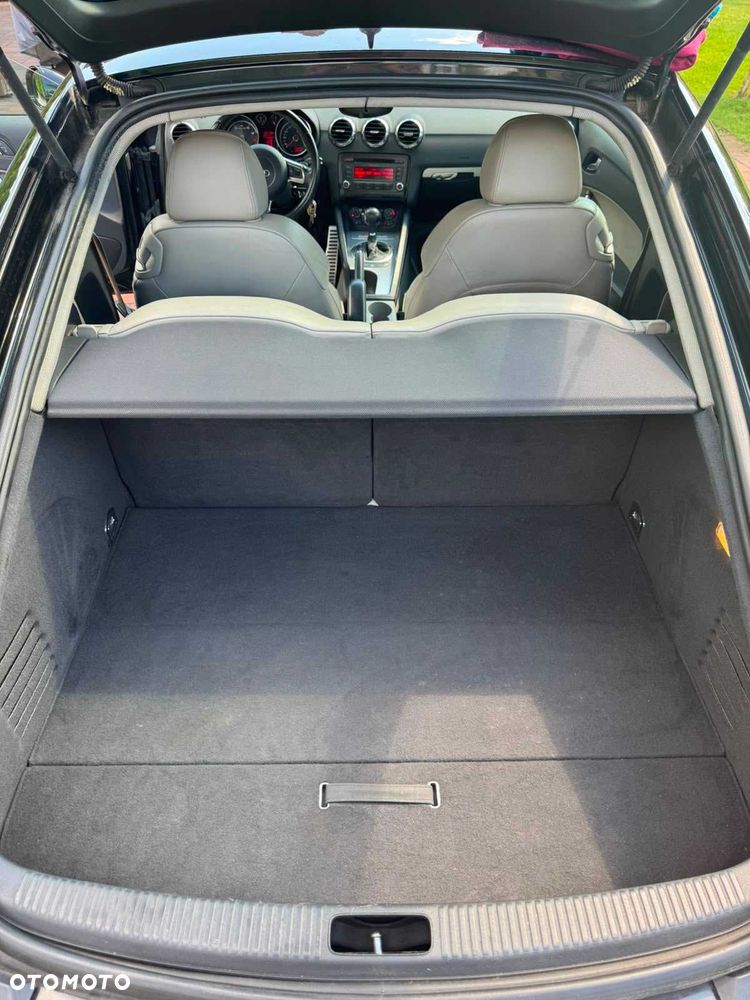 Audi TT Coupé - 8