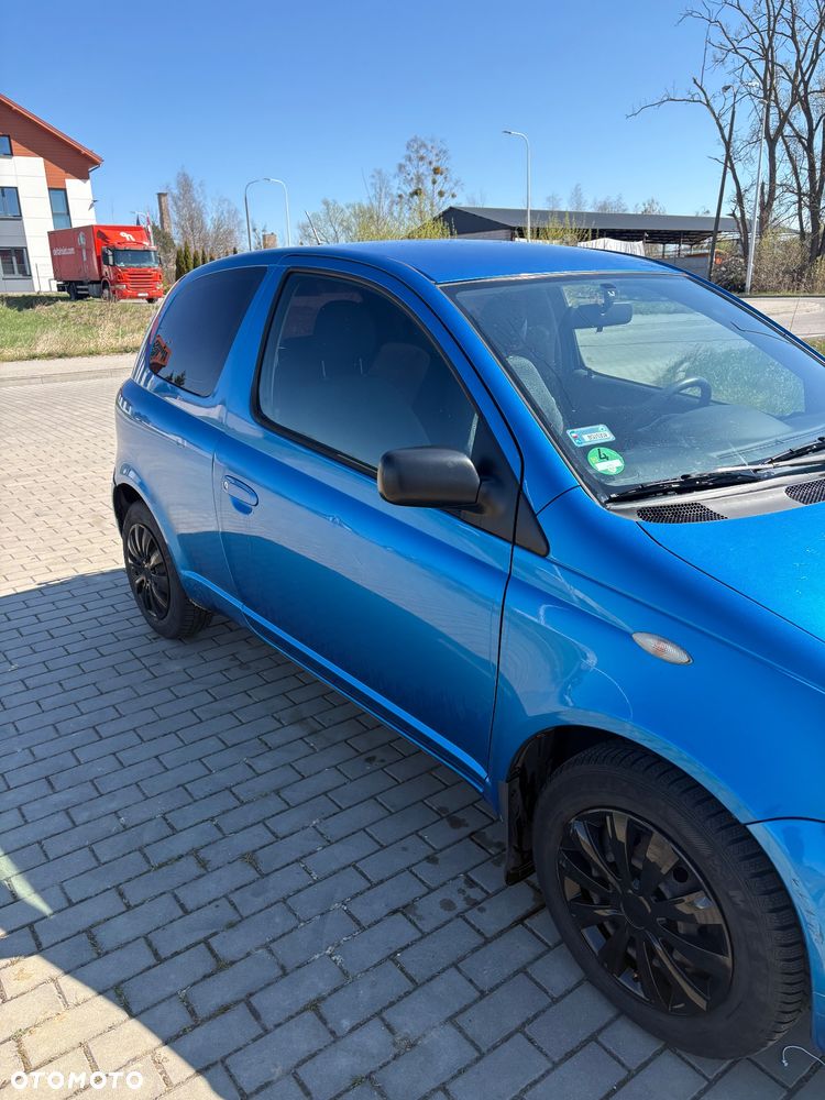 Toyota Yaris 1.0 Base - 2