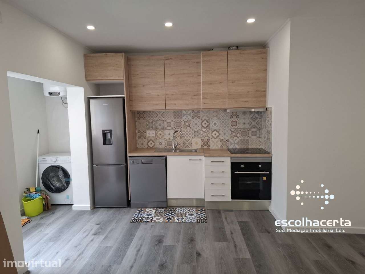 OPORTUNIDADE! ApartamentoT2 Remodelado na Baixa da Banheira - Grande imagem: 3/14