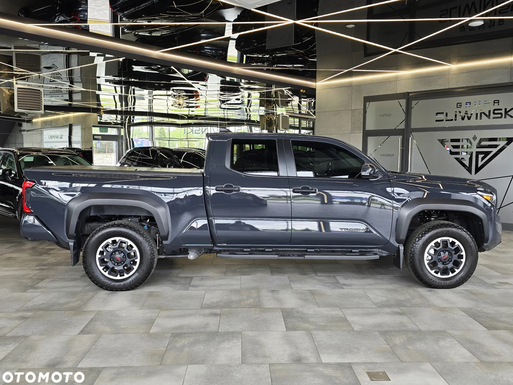 Toyota Tacoma - 10