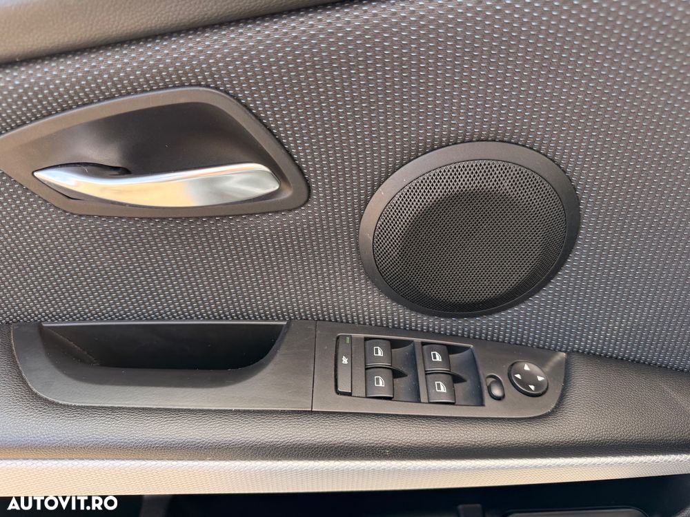 BMW Seria 3 320d xDrive DPF - 16