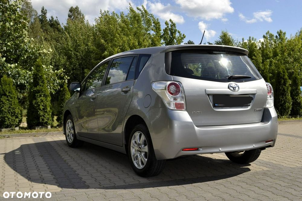 Toyota Verso 1.8 Premium - 10