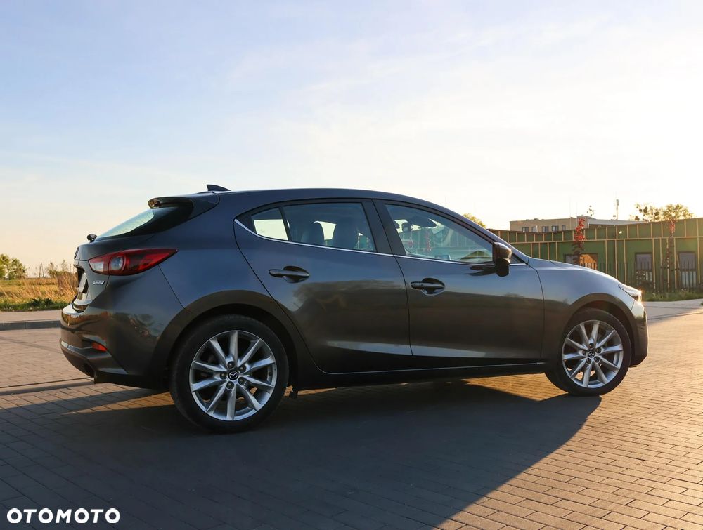 Mazda 3 - 4