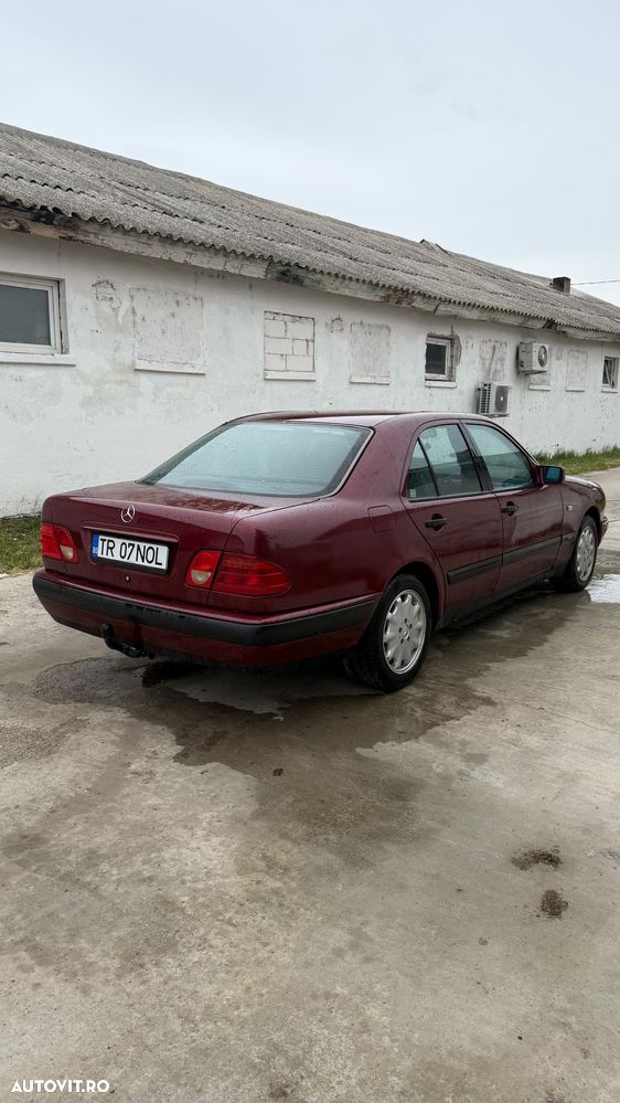 Mercedes-Benz E - 5