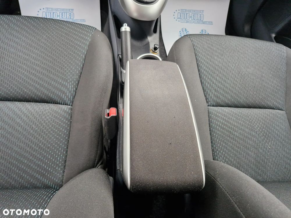 Toyota Verso 09-13 - 32