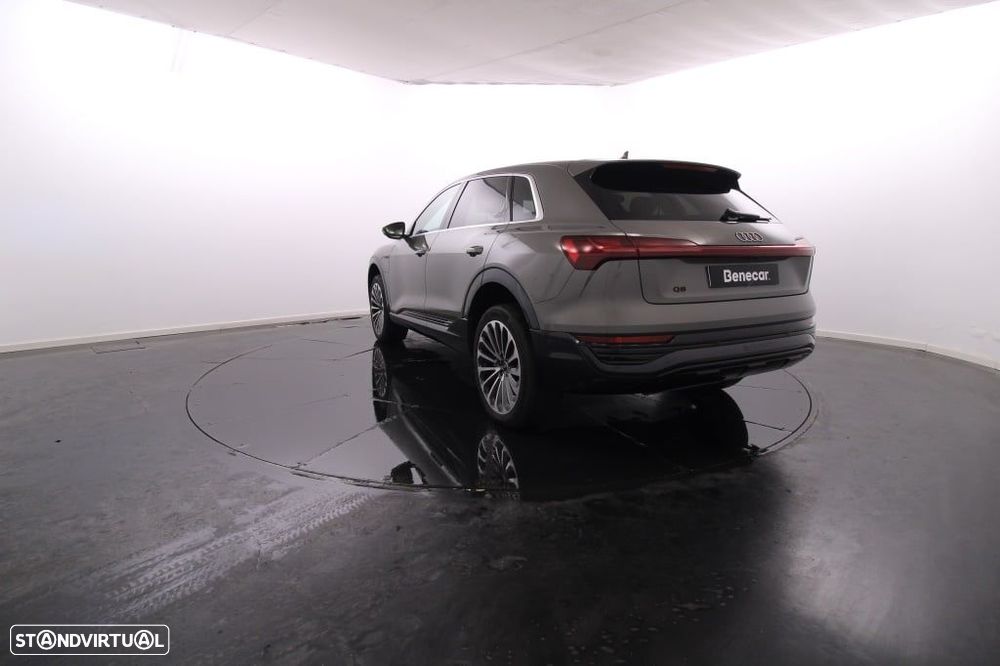 Audi Q8 e-Tron 55 quattro Advanced - 5