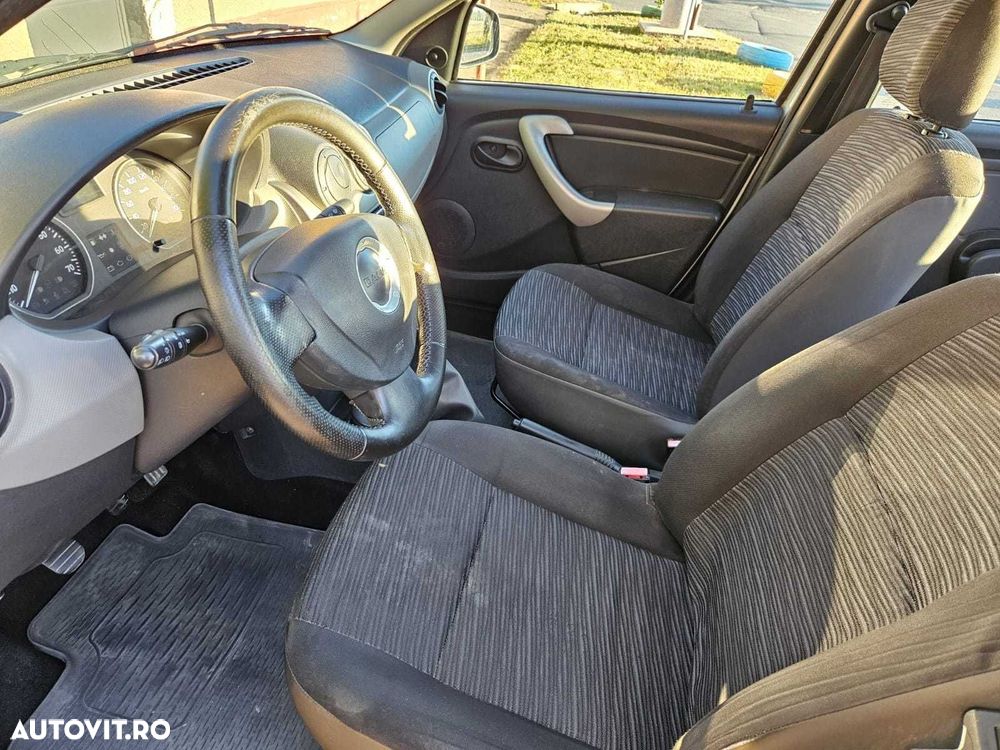 Dacia Logan 1.2 16V Laureate - 4