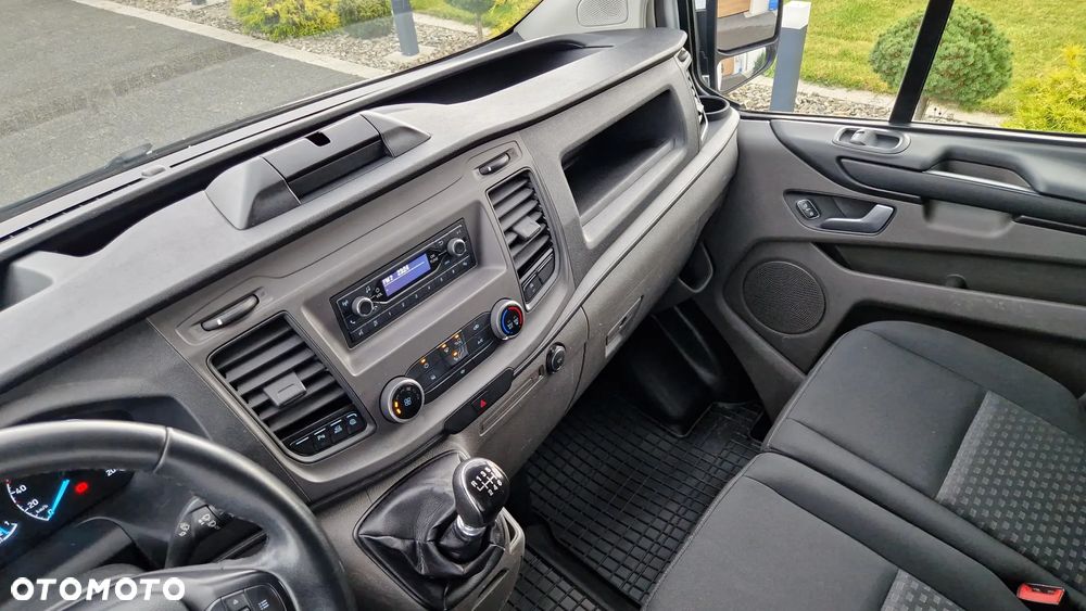 Ford TRANSIT CUSTOM - 11