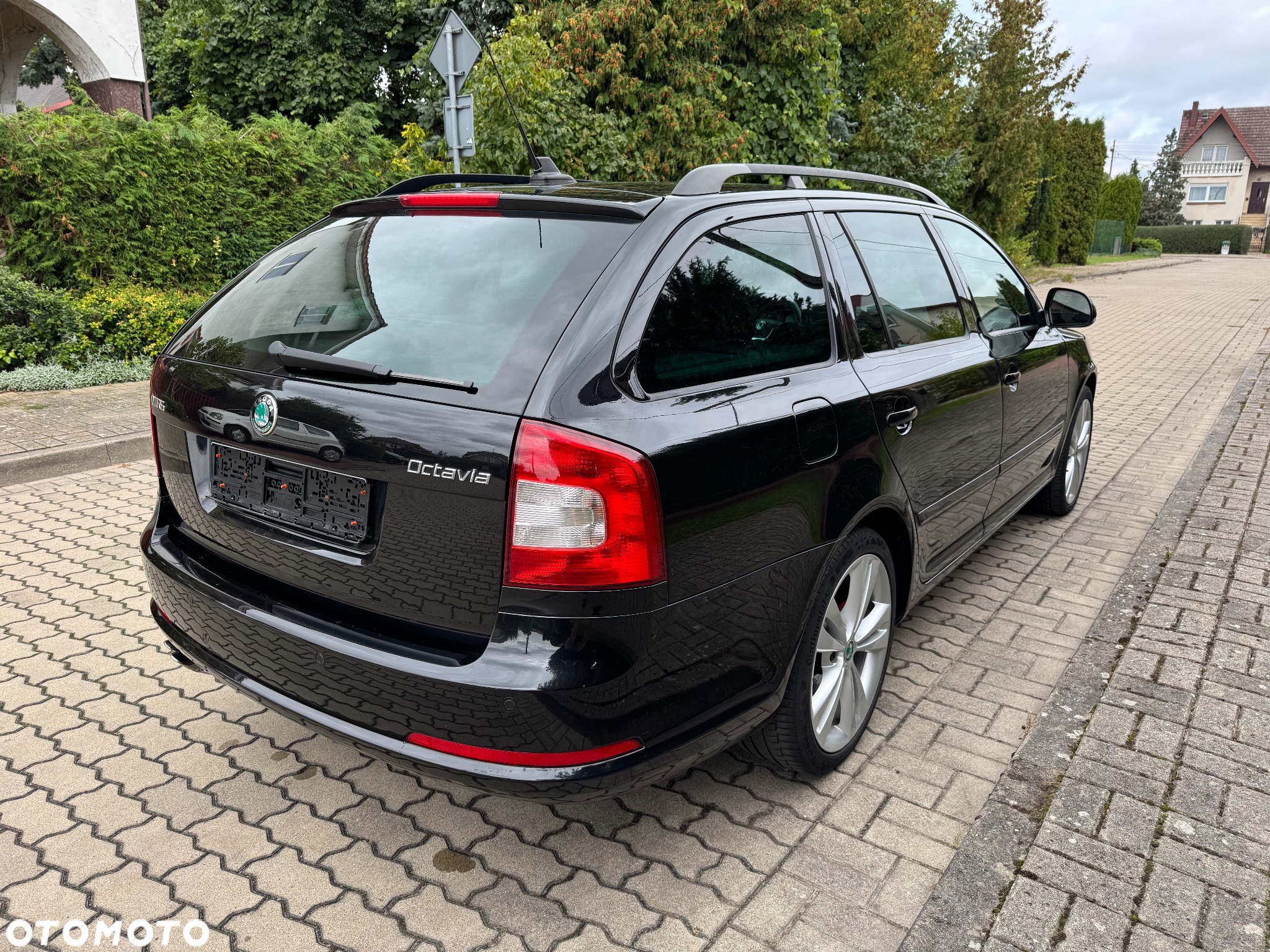 Skoda Octavia Combi 2.0 TDI DPF DSG RS - 7