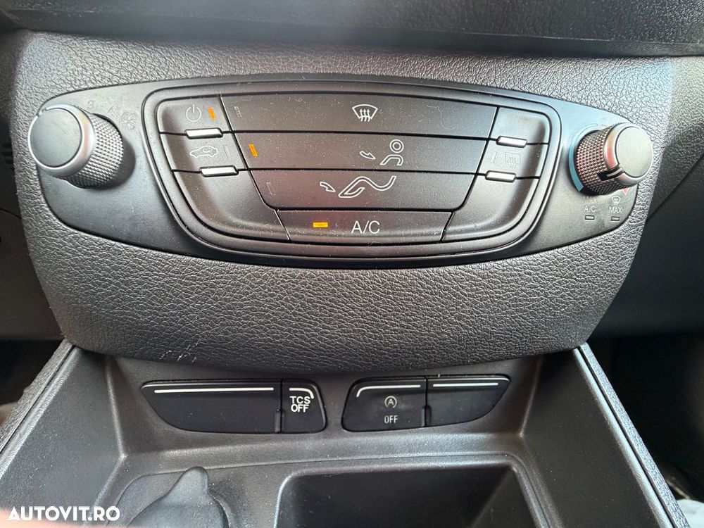 Ford Courier - 12