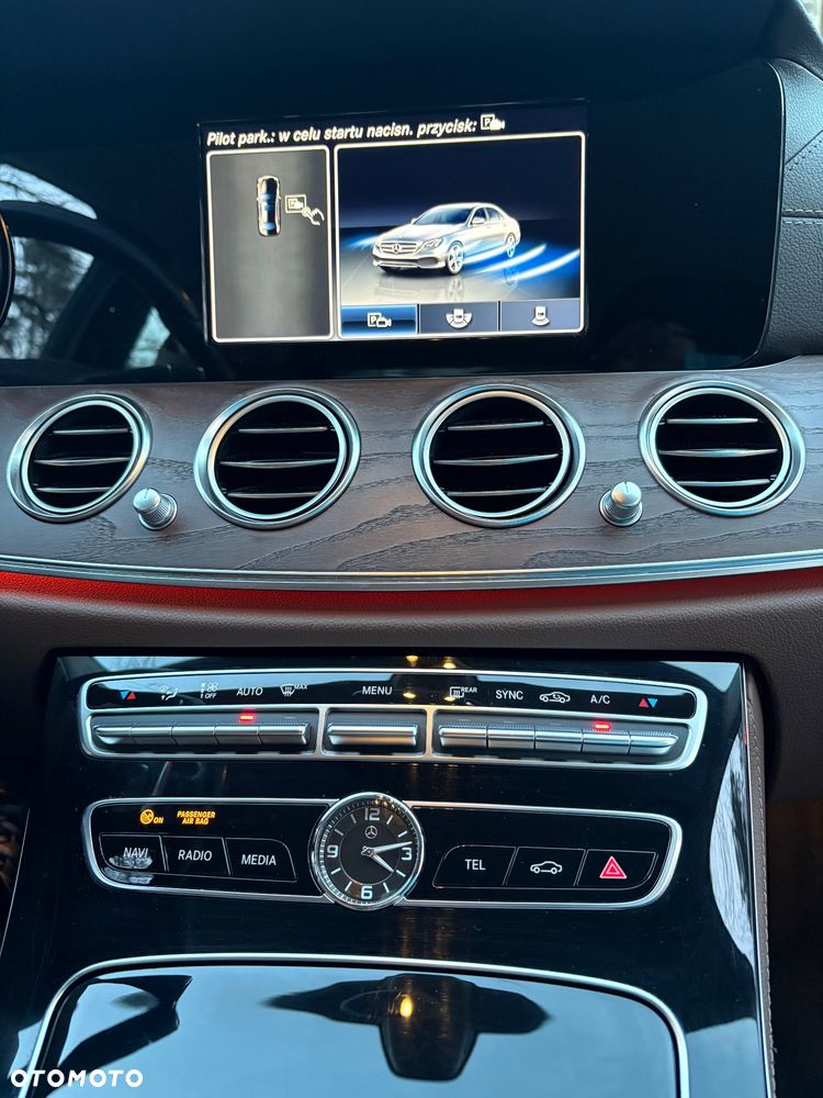 Mercedes-Benz Klasa E 220 d 9G-TRONIC - 4