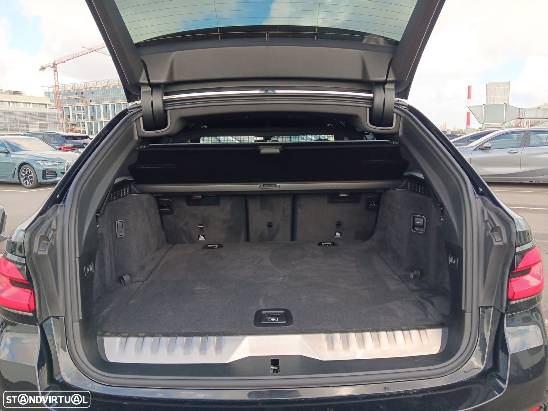 BMW 530 e Pack Desportivo M - 37