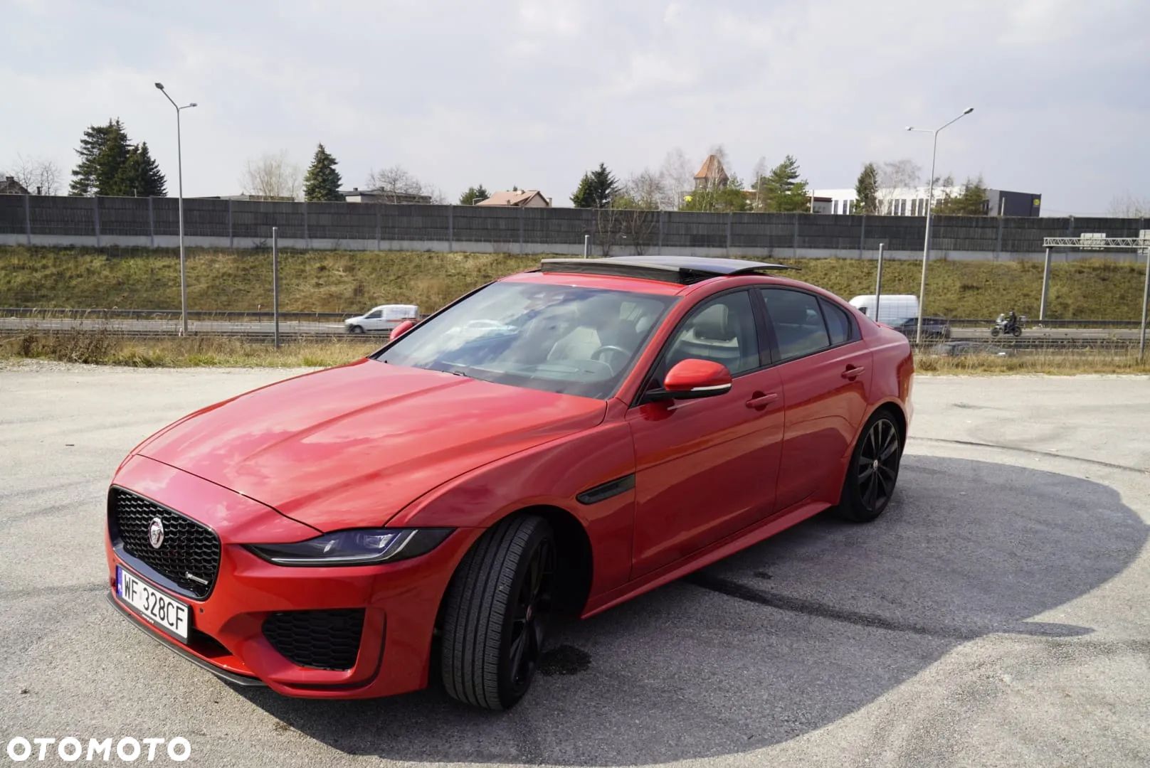 Jaguar XE 2.0 P300 AWD R-Dynamic S - 1