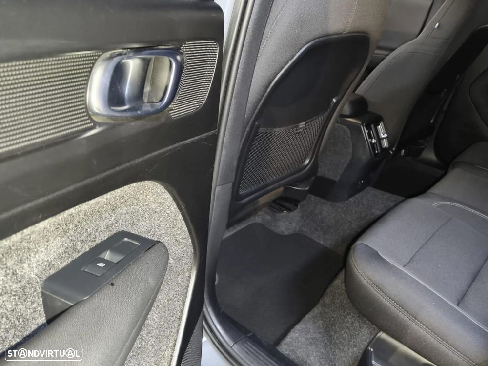 Volvo XC 40 Recharge Core - 27