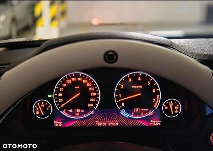 BMW Seria 7 750i xDrive - 6