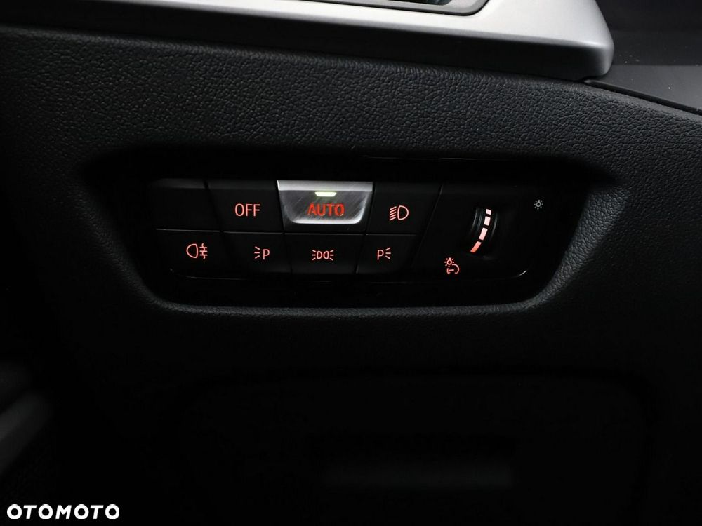 BMW Seria 3 320e Advantage - 36