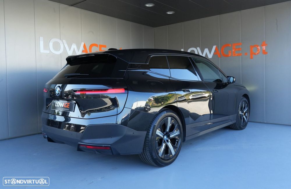BMW iX xDrive 40 Pack Desportivo - 33