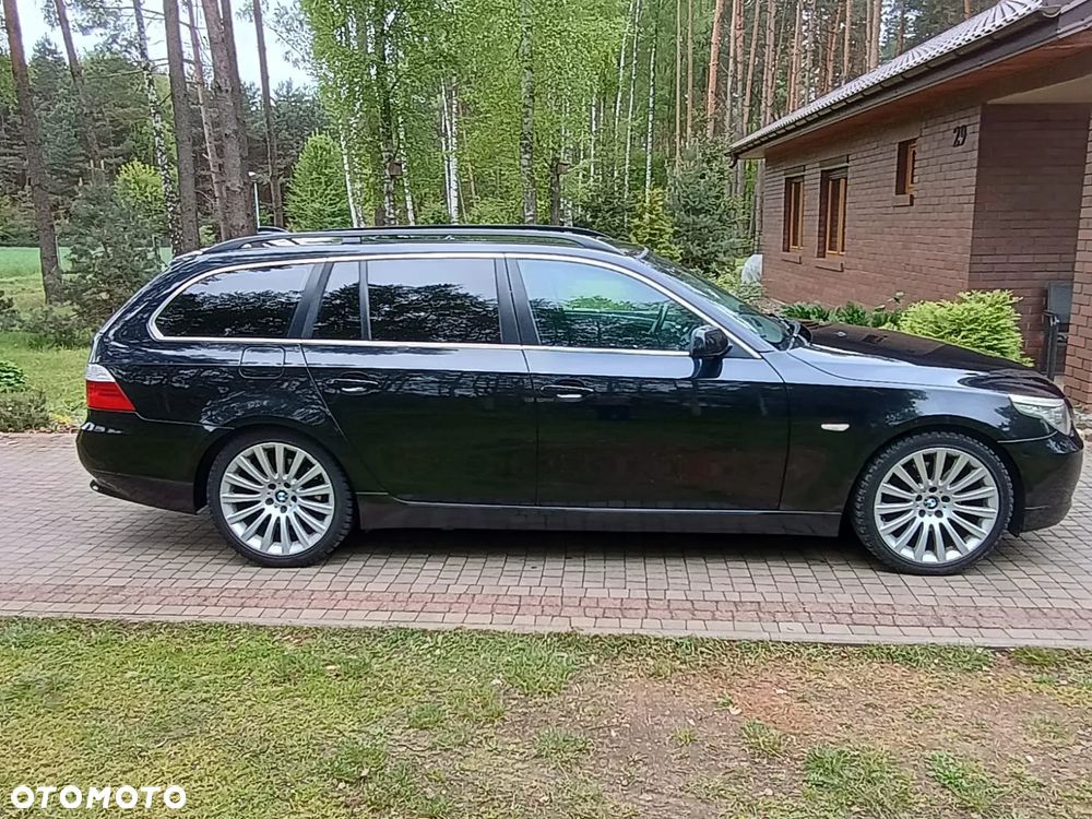 BMW Seria 5 525d Touring - 1
