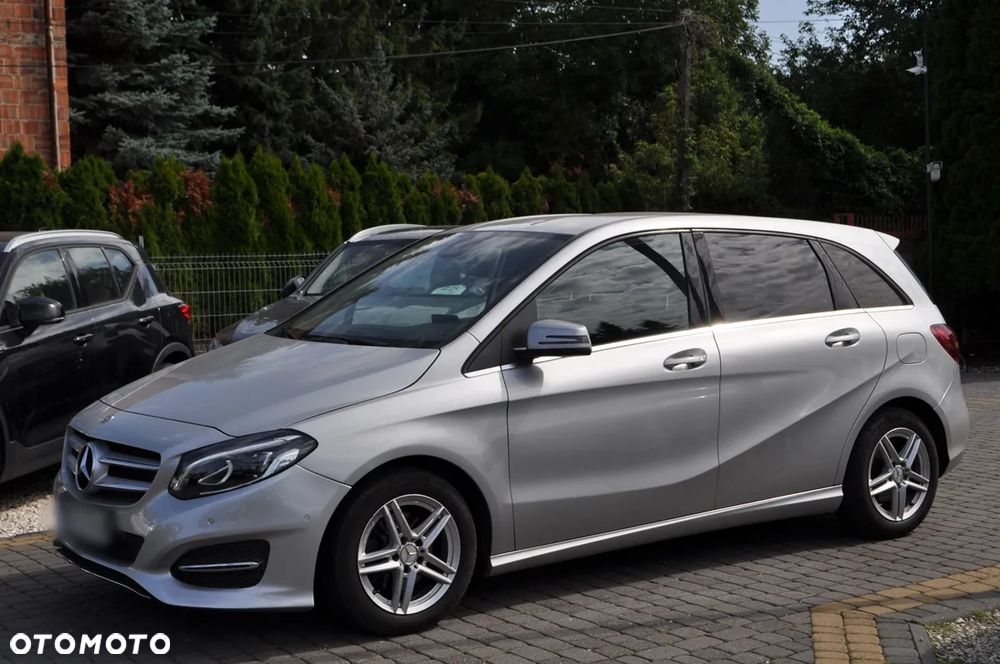 Mercedes-Benz Klasa B 200 7G-DCT UrbanStyle Edition - 3