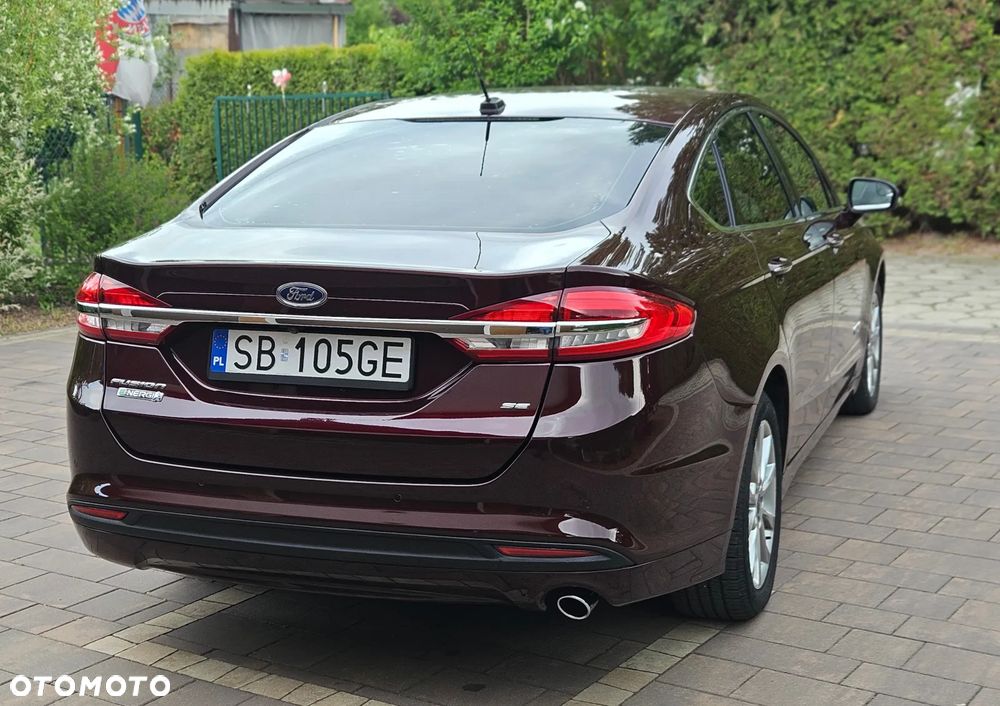Ford Fusion - 12