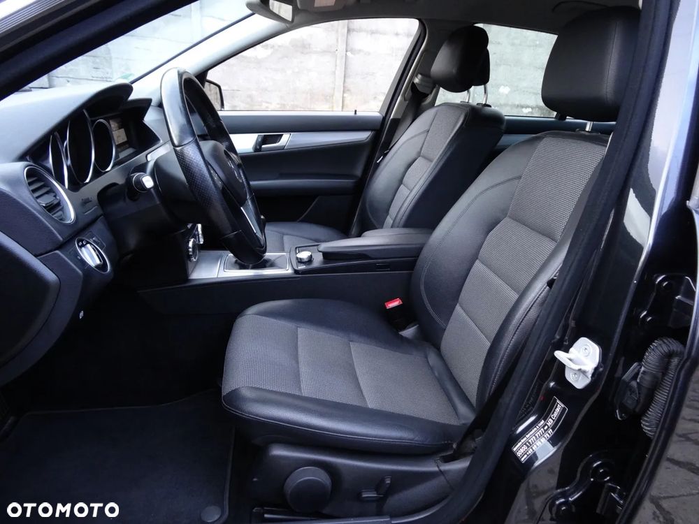 Mercedes-Benz Klasa C 180 Kompressor BlueEFFICIENCY Avantgarde - 16